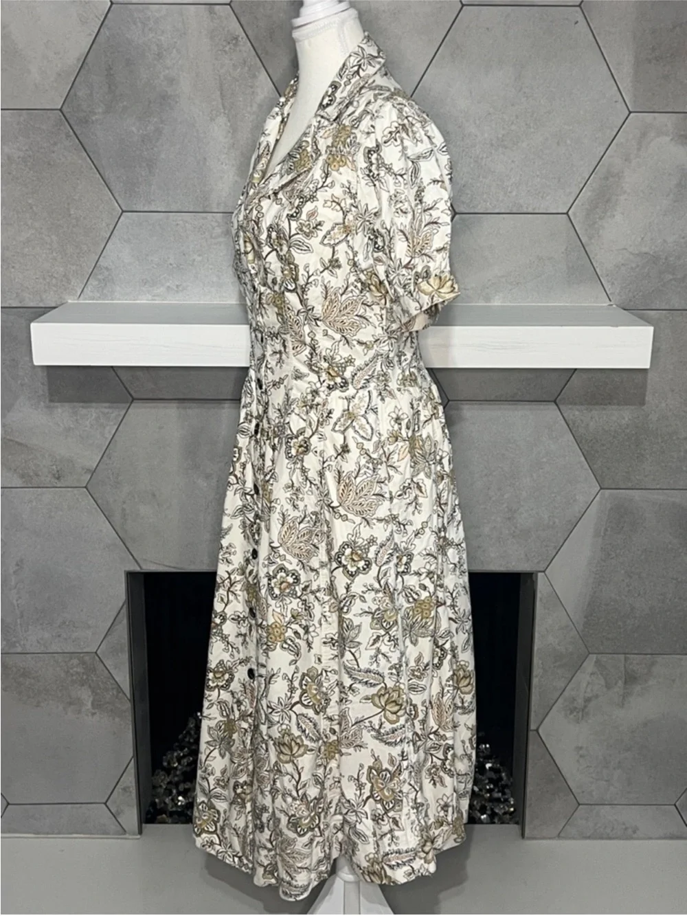 Floral Button-Front Midi Dress in Cream and Brown - Picture 7 of 14